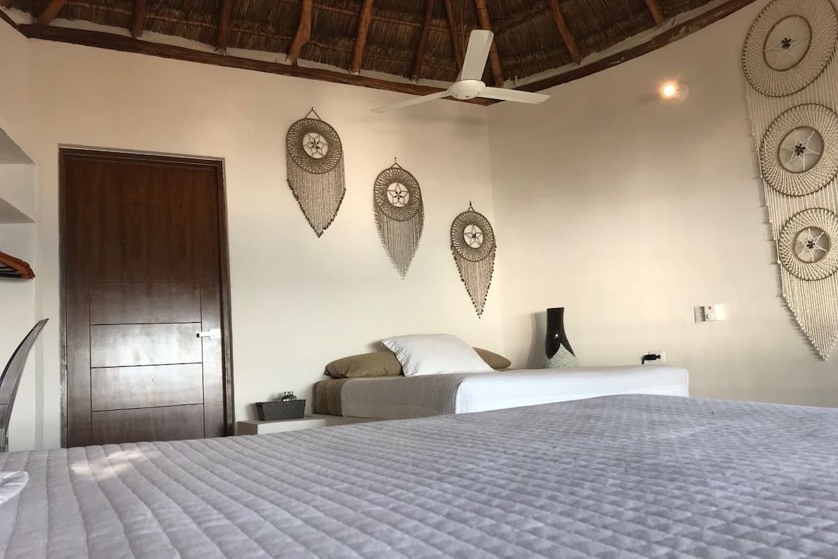 Suite de diseño, 1 habitación, no fumadores, vistas al mar | Ropa de cama de alta calidad, caja fuerte, wifi gratis