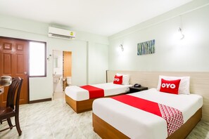 Desk, free WiFi, bed sheets - Luck Swan Boutique (Chiang Rai)