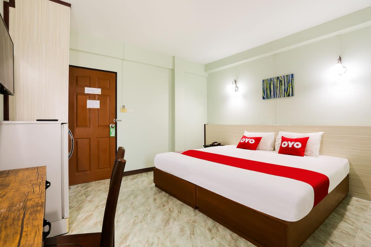 1 bedroom, desk, free WiFi, bed sheets