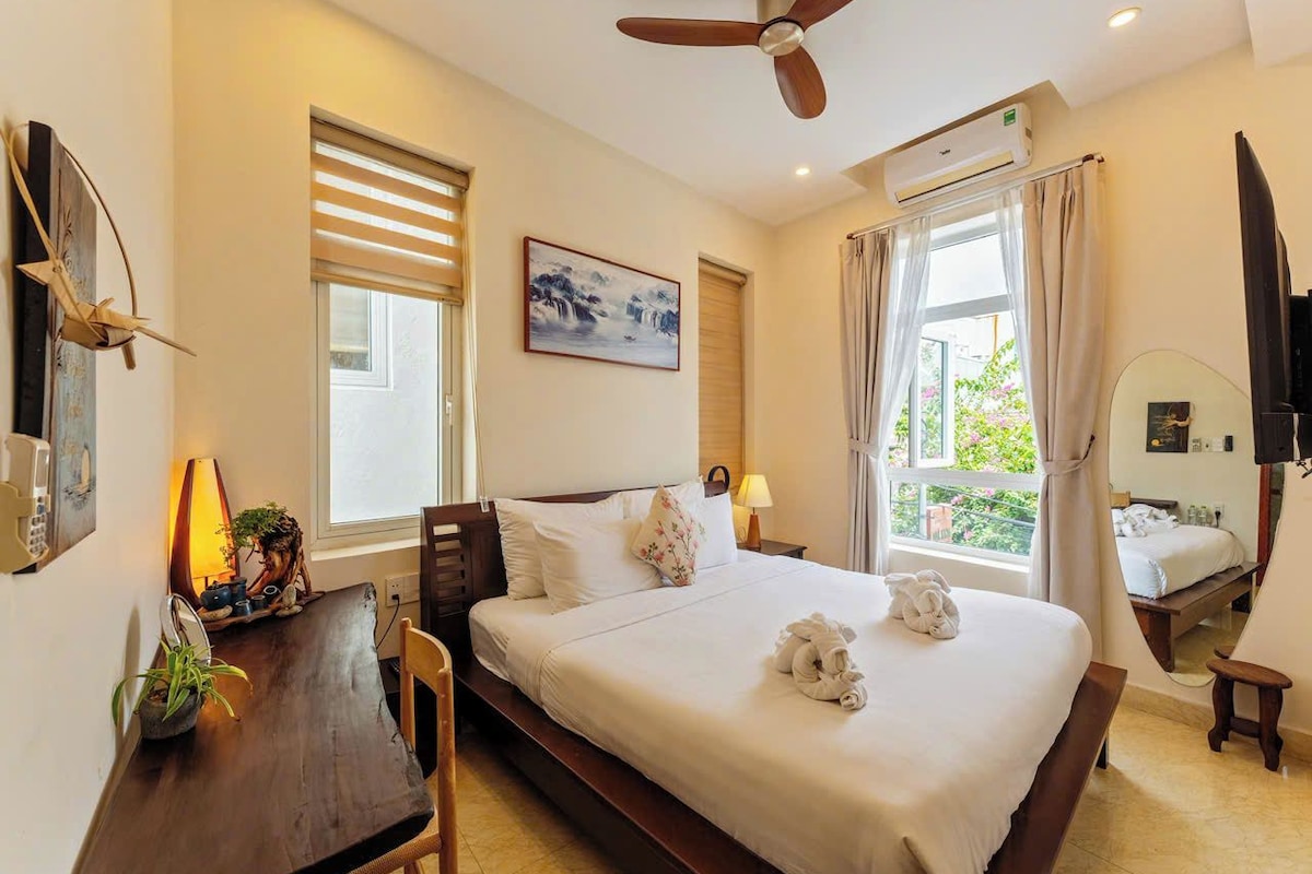 Deluxe Double Room | Minibar, desk, soundproofing, WiFi (free)