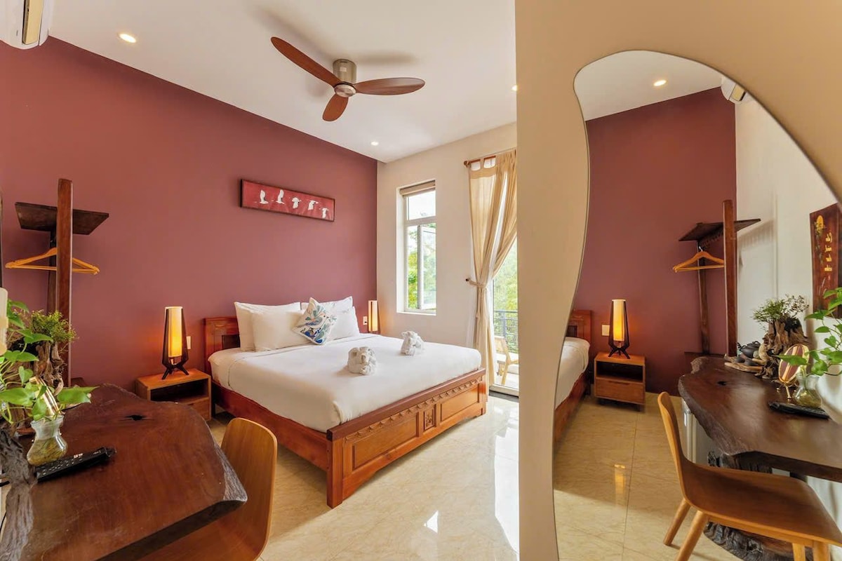 City Double Room | Minibar, desk, soundproofing, WiFi (free)