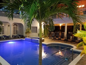 Udendørs pool, liggestole