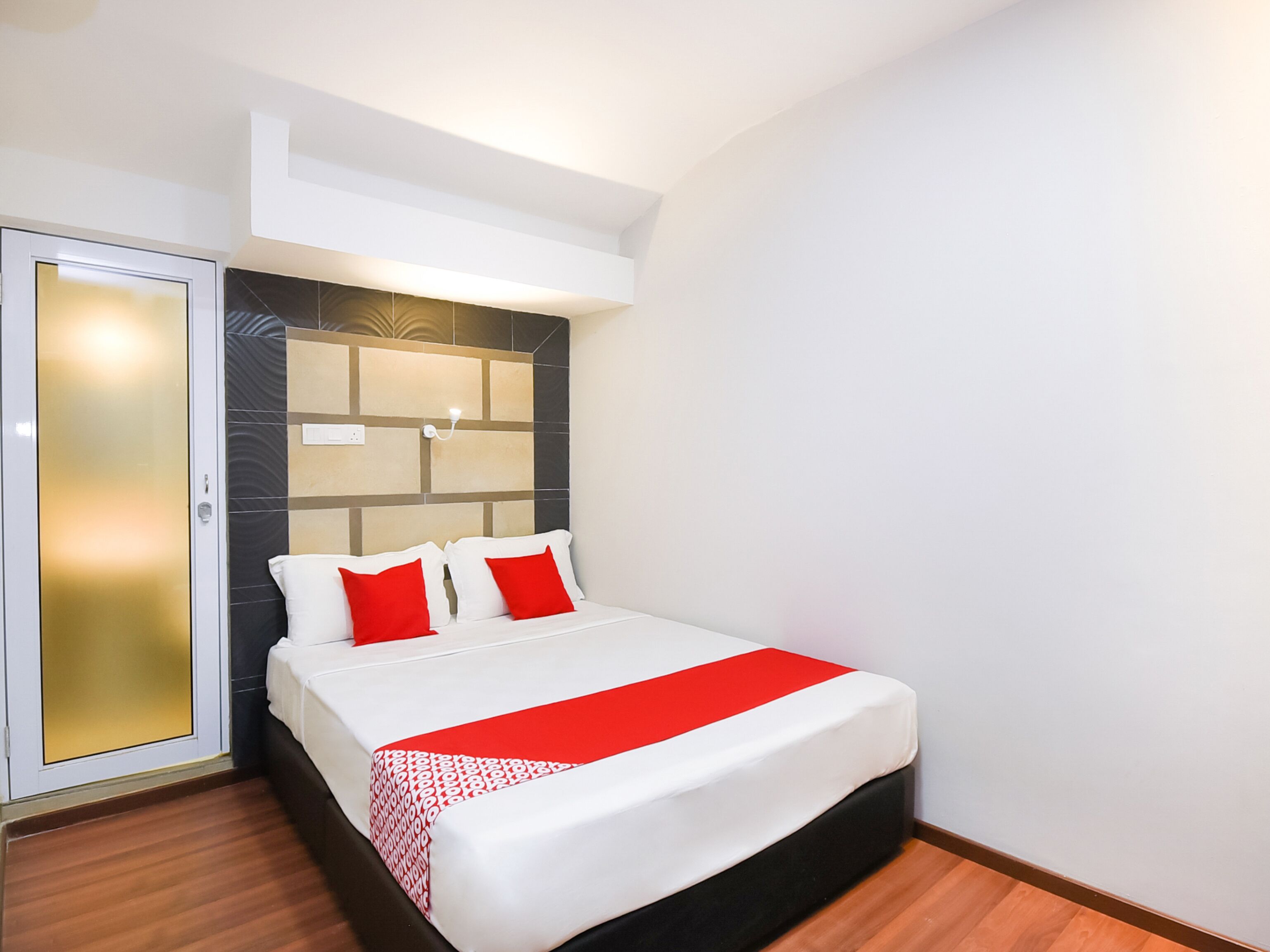 standard double room, 1 queen bed | desk, free wifi