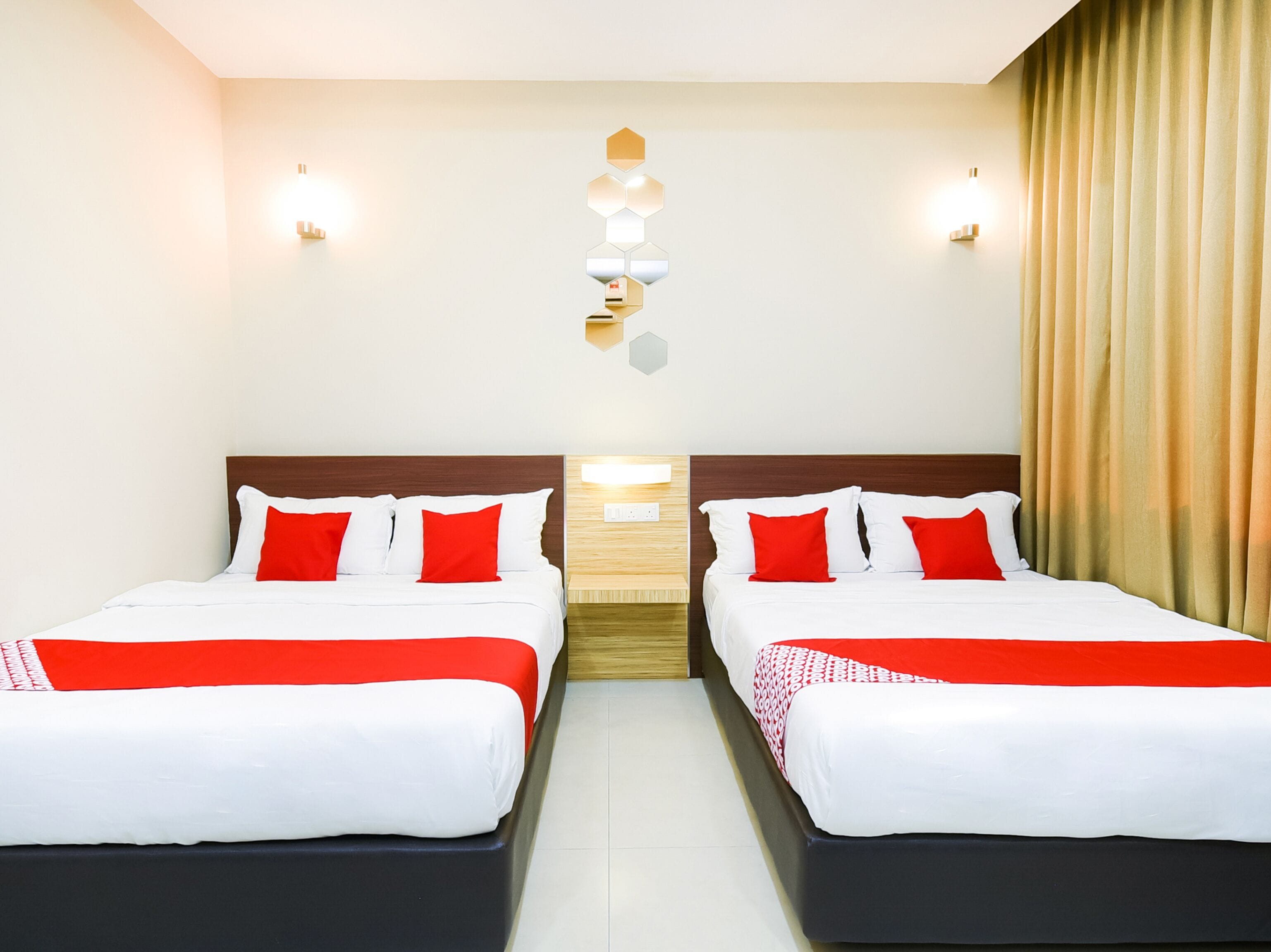 family suite, 2 double beds | desk, free wifi