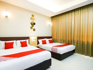 Familie suite, 2 tweepersoonsbedden | Een bureau, gratis wifi