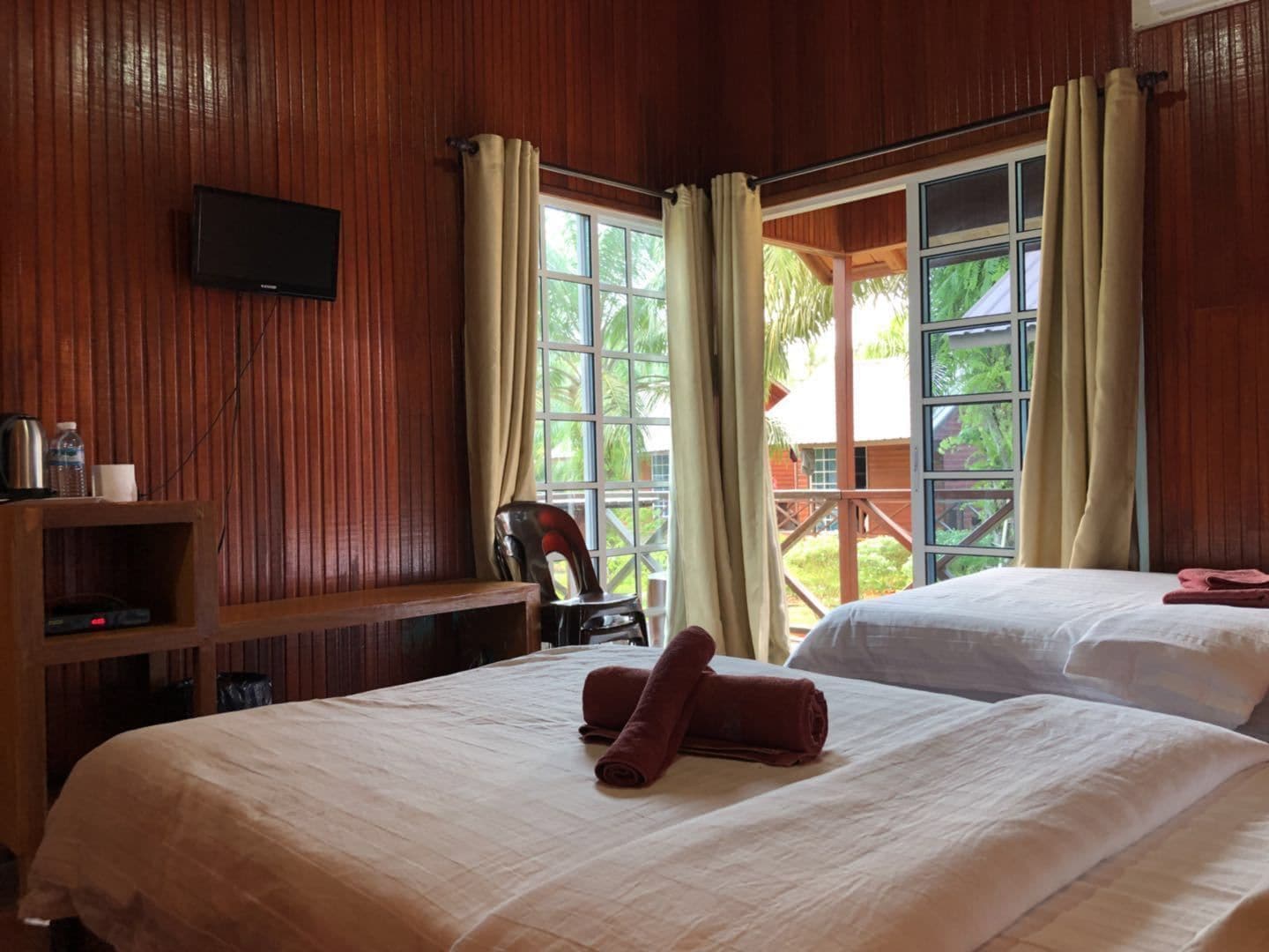 Basic Cabin, 1 Bedroom | Desk, iron/ironing board, free WiFi