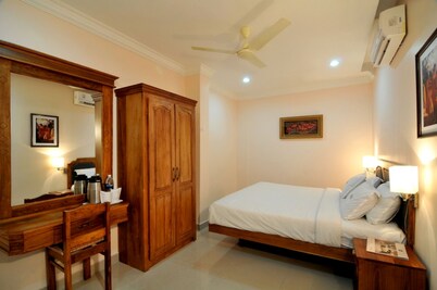 Sneha Inn