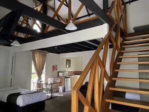 Loft, 2 Bedrooms, Jetted Tub | Living area