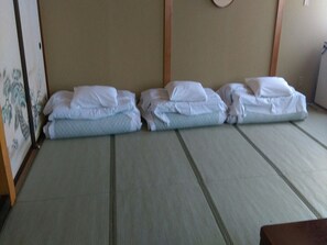 Japanese Style Room For 3 People | In-room safe, free WiFi