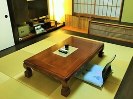 Standard Japanese Style Room with Private Bathroom | Room amenity
