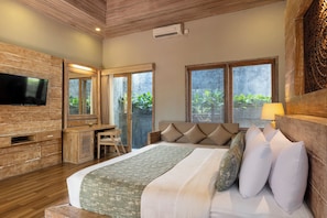 Minibar, in-room safe, desk, blackout drapes - Arkamara Dijiwa Ubud (Ubud)