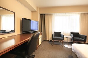 Desk, iron/ironing board, free WiFi, bed sheets - Richmond Hotel Utsunomiya Ekimae (Utsunomiya)