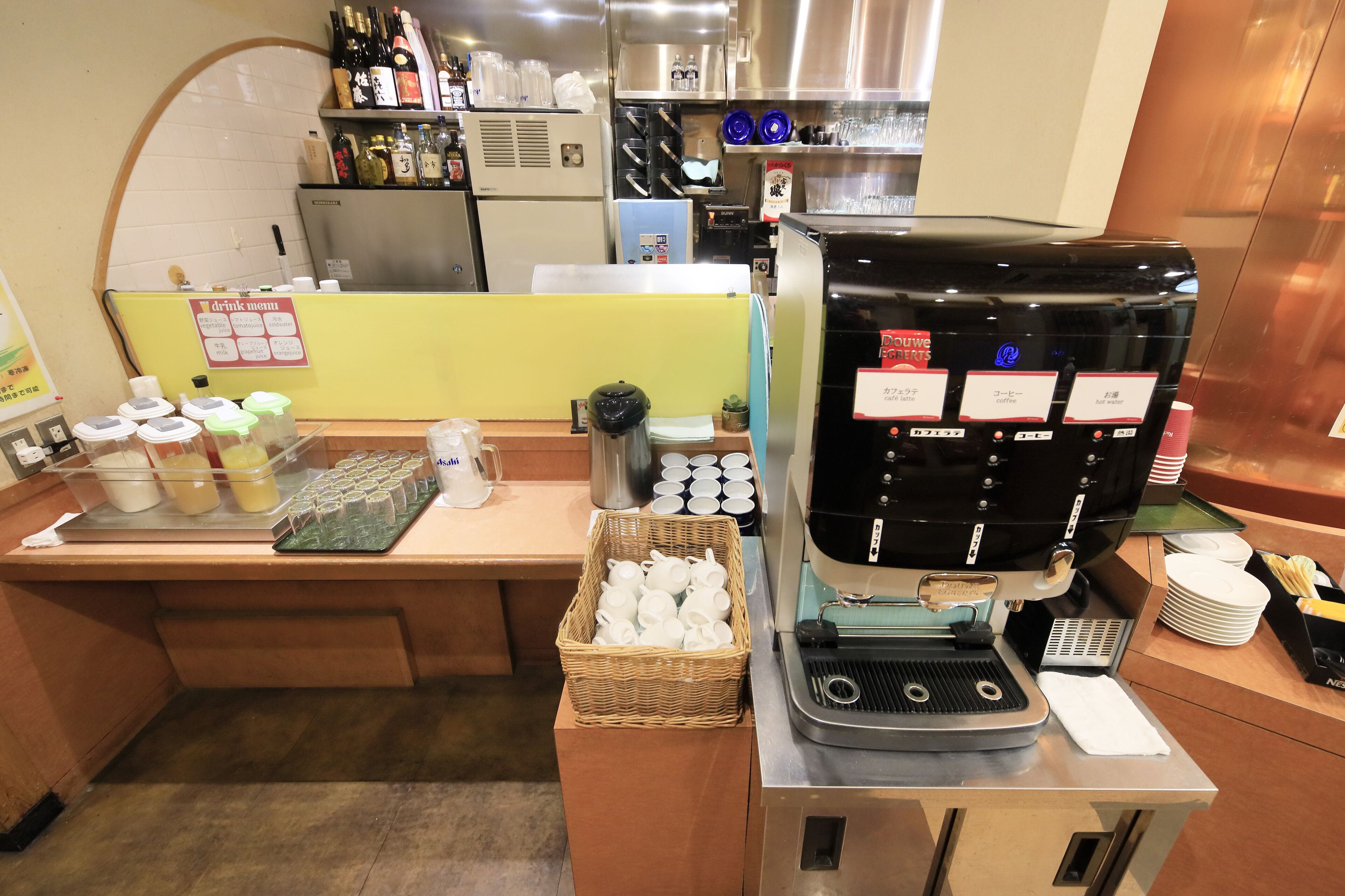 daily buffet breakfast (jpy 1800 per person)