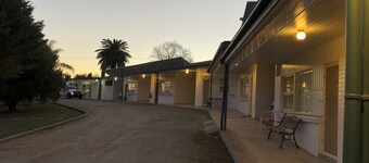 Green Door Motel