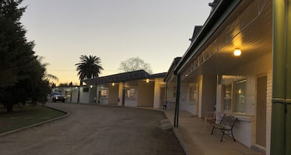 Green Door Motel