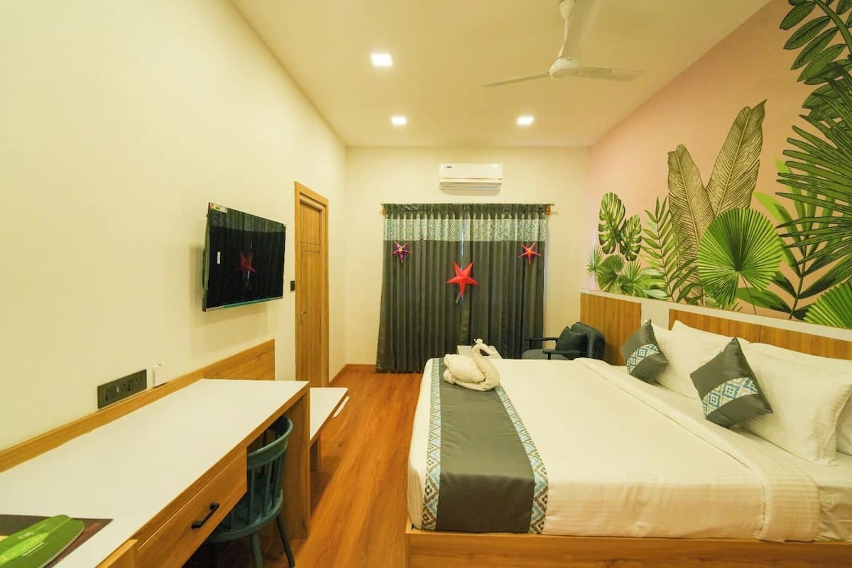 Club Room | 3 bedrooms, minibar, in-room safe, desk