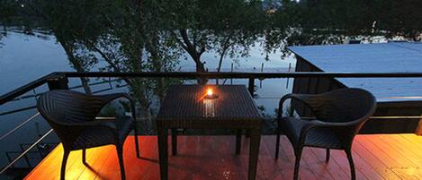 Deluxe River Wing | Balkon