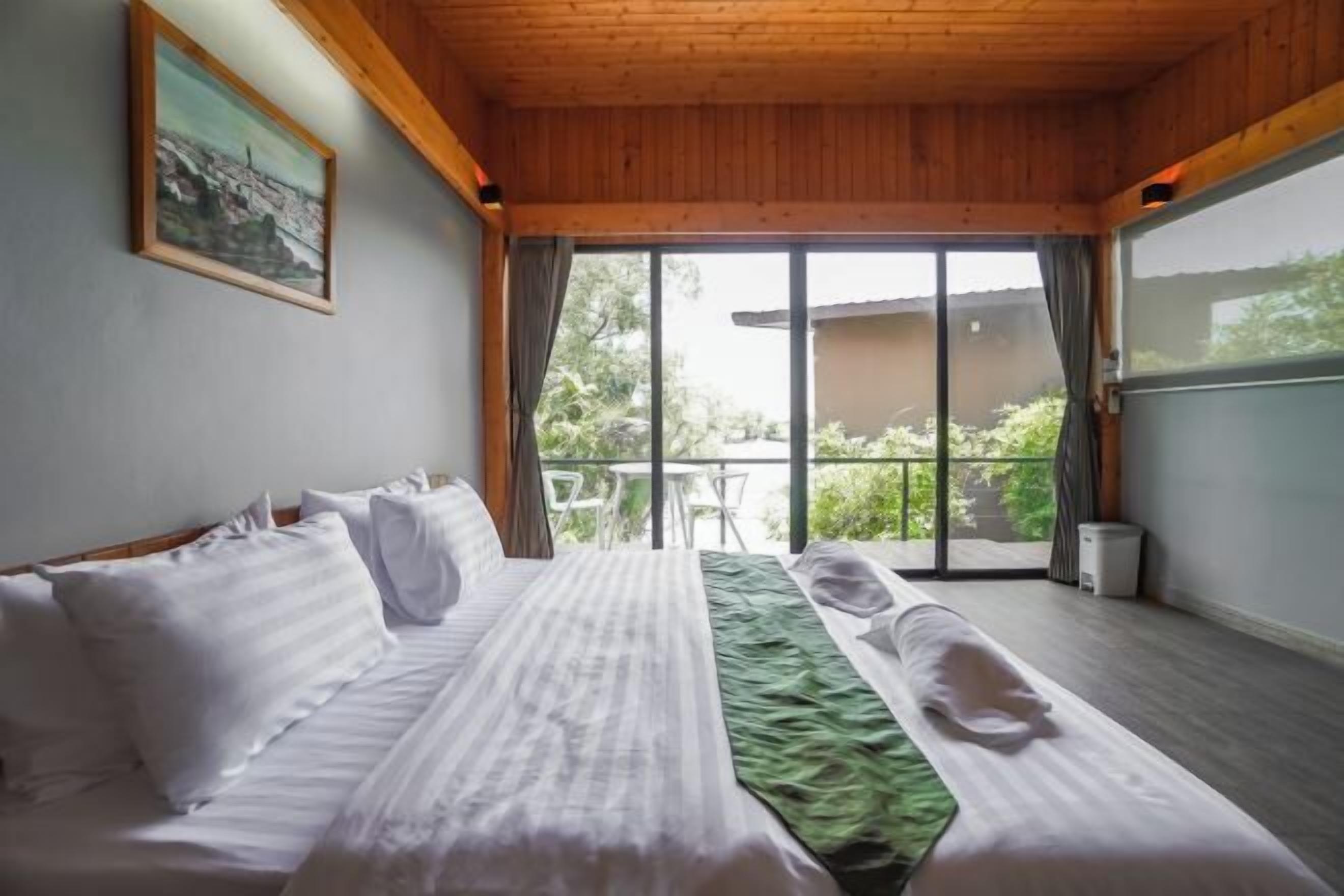 각각 다른 스타일의 인테리어, 각각 다르게 가구 비치, 무료 WiFi, 침대 시트