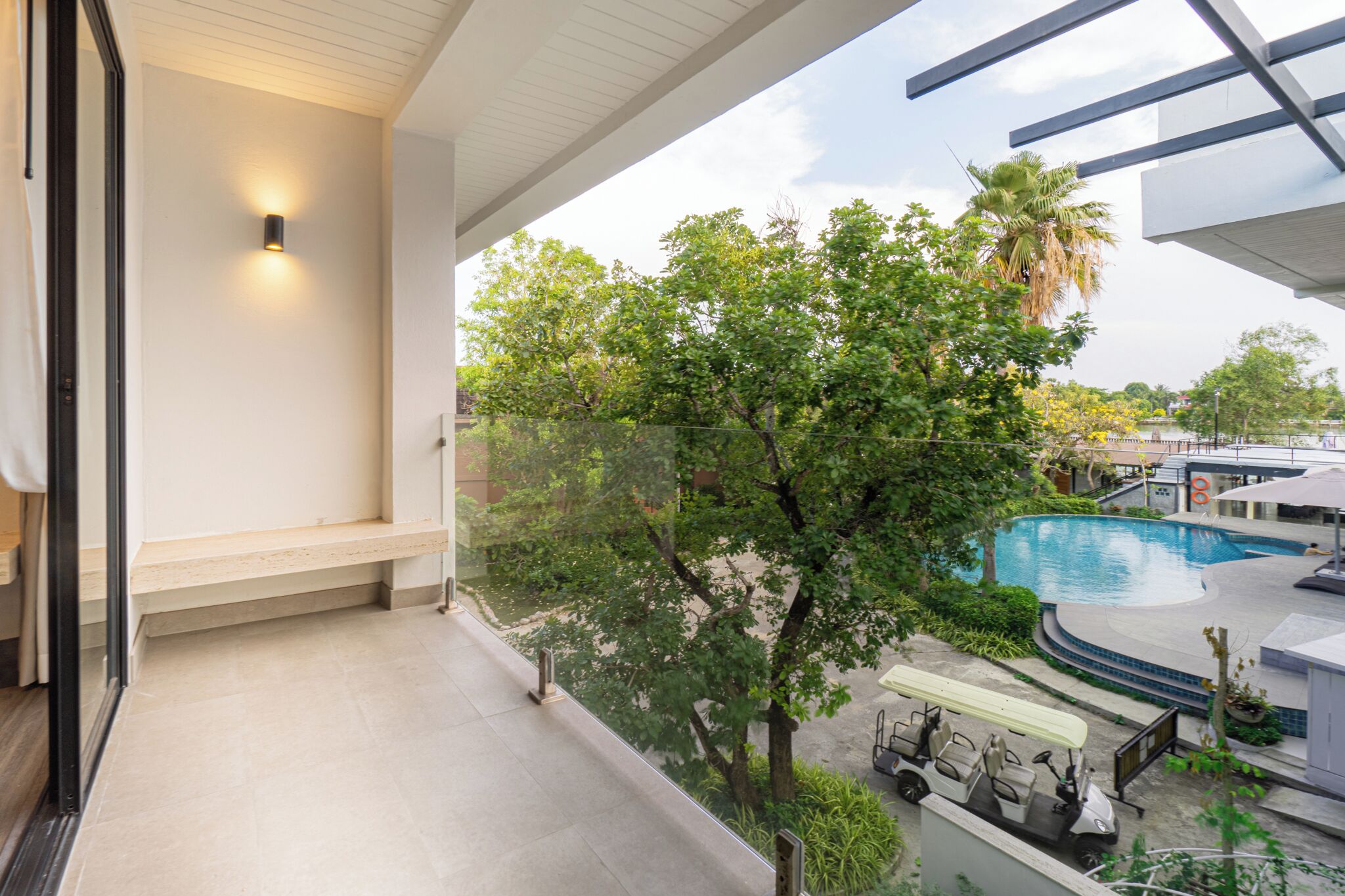 Superior Room, Garden View, Tower | Living area | Flat-screen TV