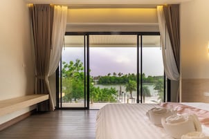 Quarto superior, vista para o jardim | Individualmente decorados, individualmente mobiliados, Wi-Fi de cortesia