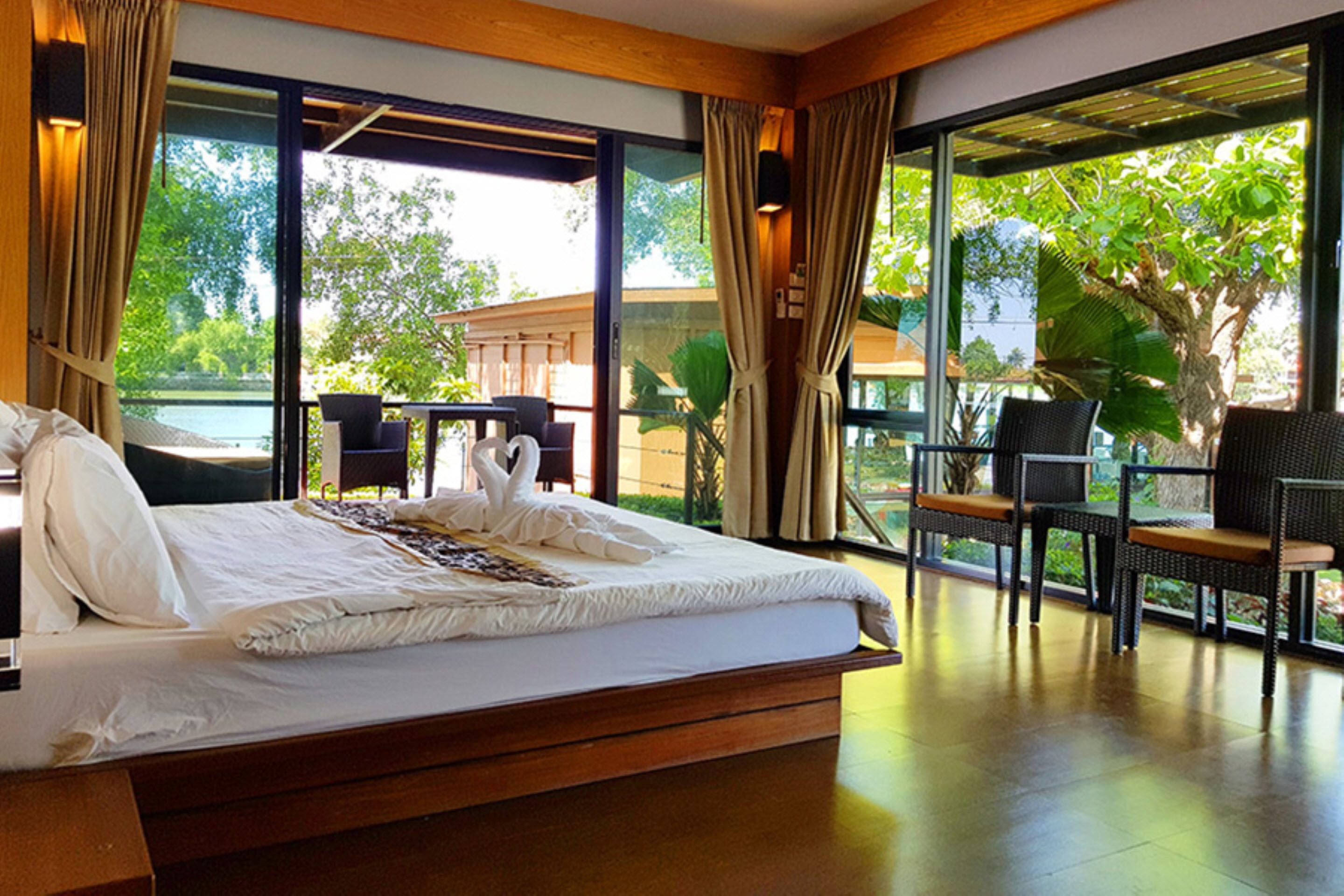 Deluxe River Wing | 办公桌、免费 WiFi、床单