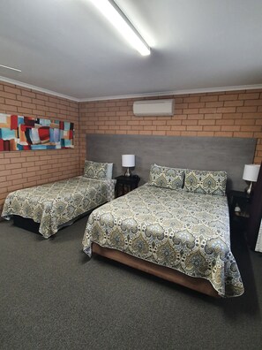 Premium bedding, soundproofing, iron/ironing board, free WiFi