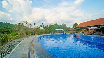 Piscina a l'aire lliure
