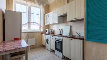 Superior-Apartment | Eigene Küche | Kühlschrank, Mikrowelle, Ofen, Herdplatte