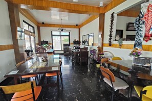 Frukost med lokala rÀtter varje dag (PHP 100 per person)