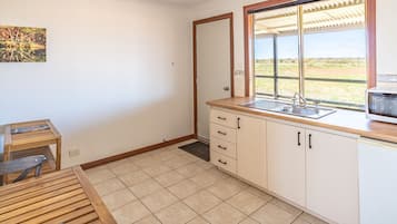 Family Room, Non Smoking | Private kitchenette
