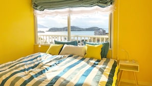 101 TEN, Non Smoking | Premium bedding, desk, blackout drapes, free WiFi - La Krasse Angelroad (Tonosho)