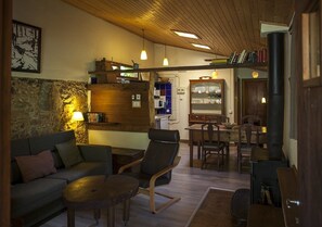 Casa, 1 habitación (El Cirerer) | Sábanas de algodón egipcio y decoración personalizada