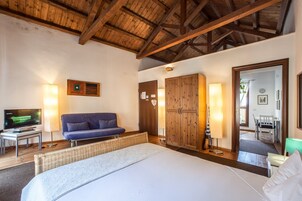 Superior Suite, 1 Queen Bed with Sofa bed, Sea View