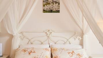 Classic Suite, 1 Queen Bed, Non Smoking, Vineyard View | Down comforters, minibar, desk, laptop workspace