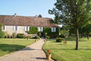 Front of property - Le Manoir de La Pataudière B&B (Villers-Canivet)
