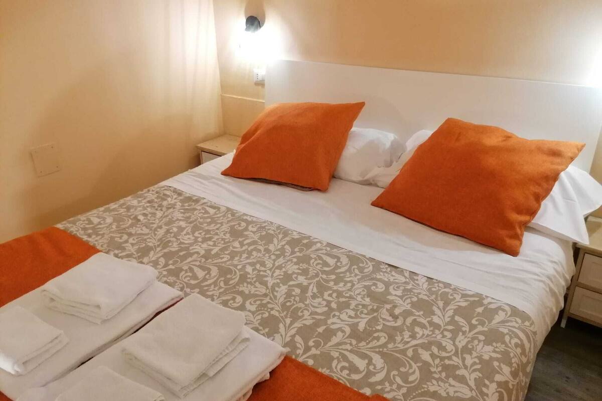 Double Room | Premium bedding, minibar, in-room safe, desk