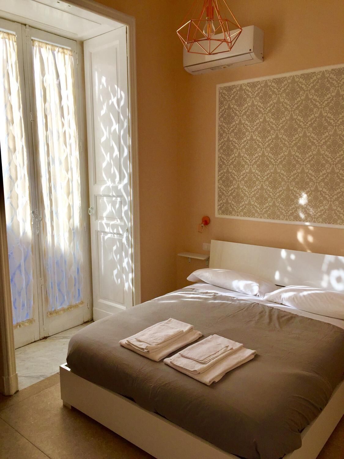 Photo - Amedeo Square