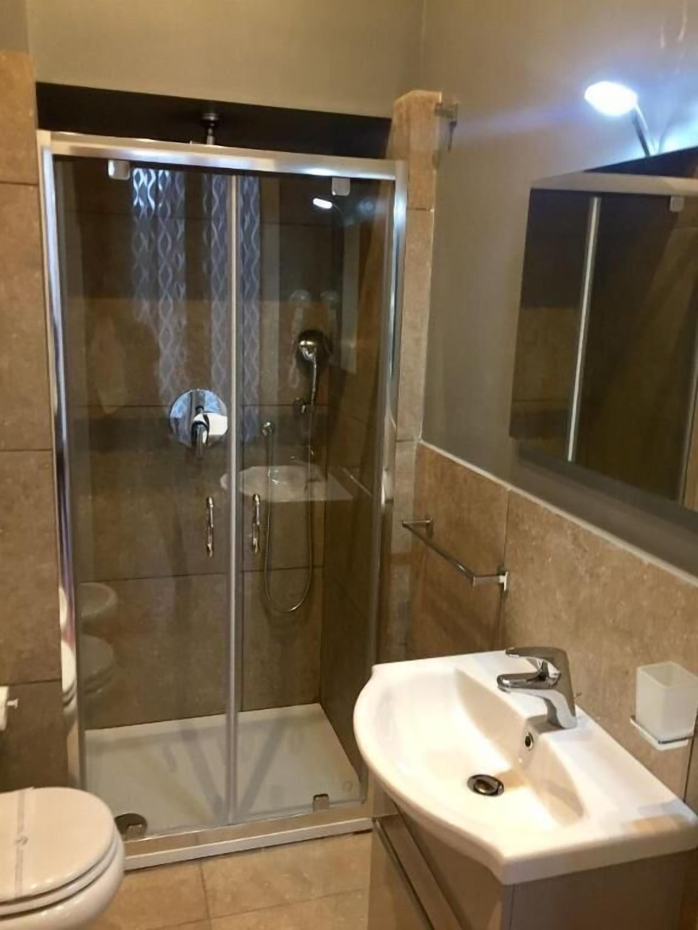 Photo - Amedeo Square