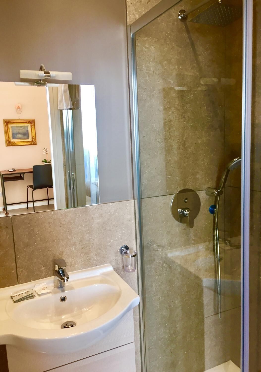 Photo - Amedeo Square