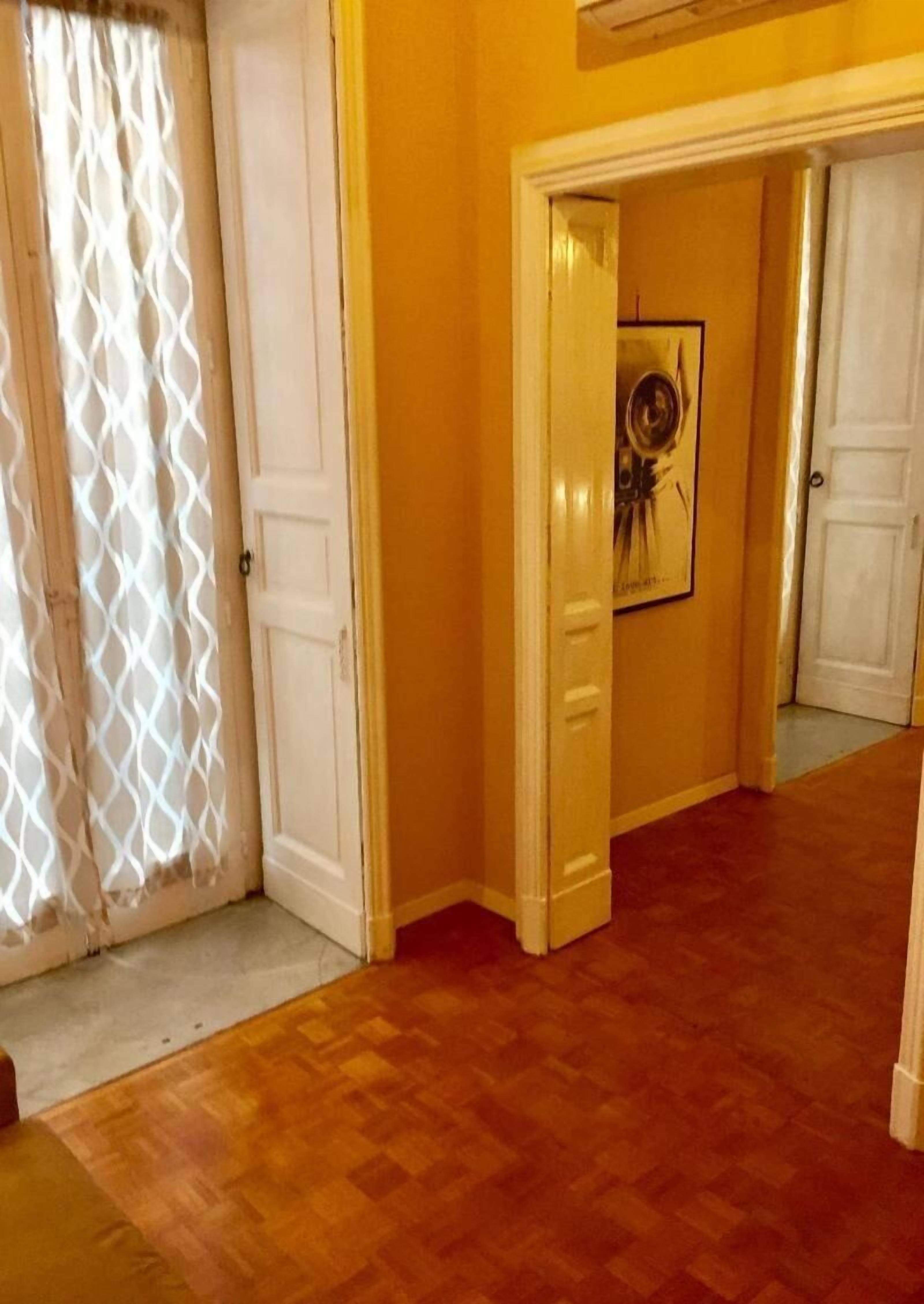 Photo - Amedeo Square