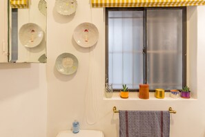 Standard Apartment, 2 Bedrooms | Bathroom