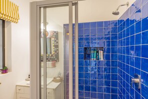 Standard Apartment, 2 Bedrooms | Bathroom shower