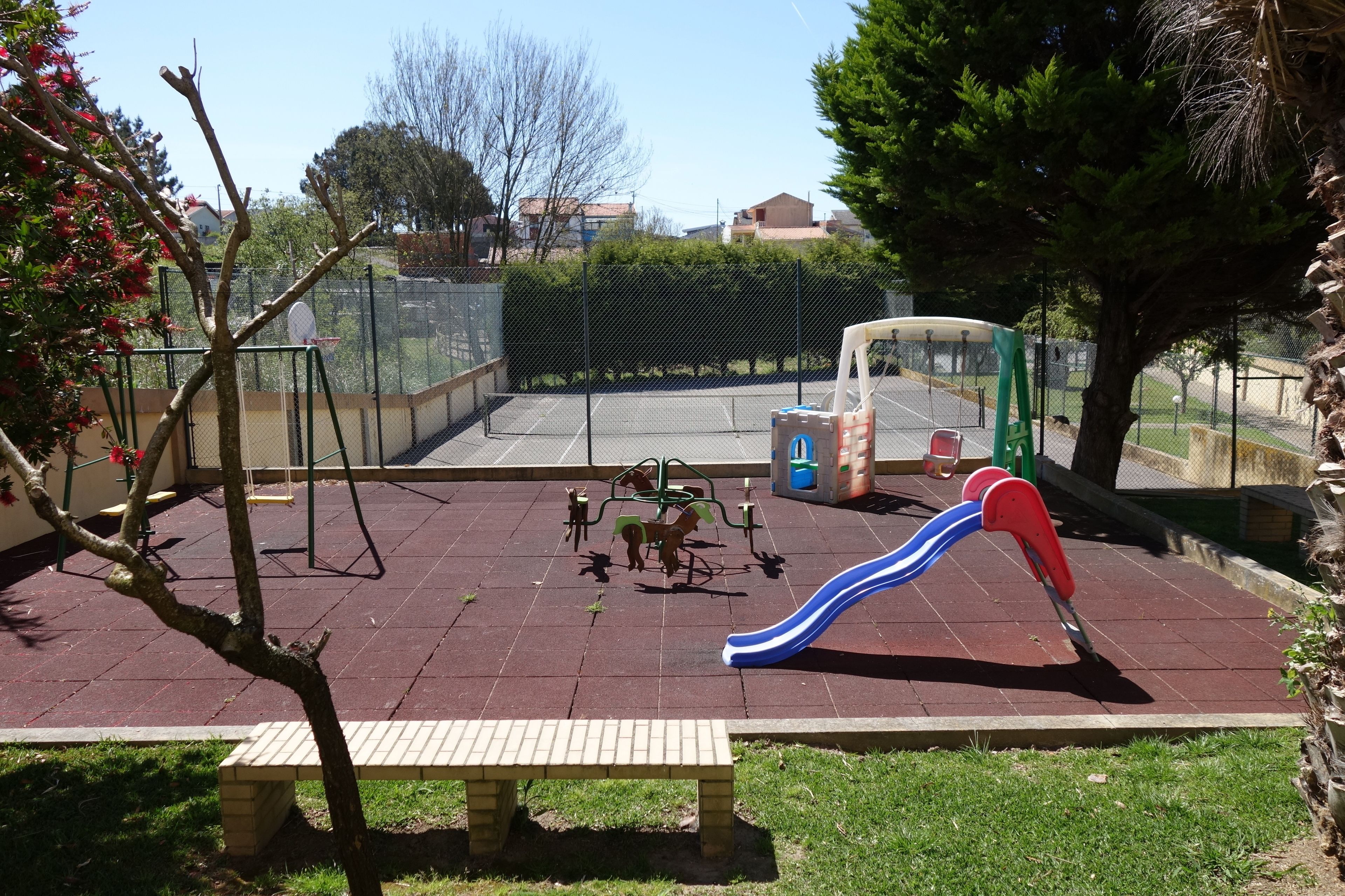 Außen-Kinderspielplatz