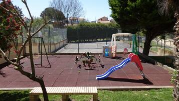 Außen-Kinderspielplatz