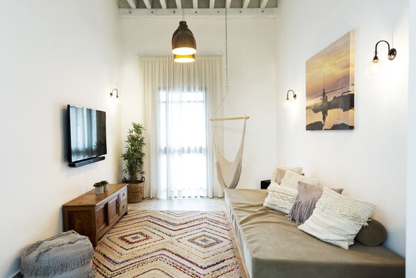 シティ アパートメント 2 ベッドルーム コートヤード | デスク、WiFi (無料)、ベッドシーツ