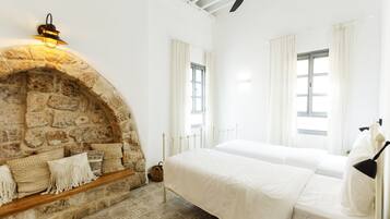 City Apartment, 2 Bedrooms, Courtyard Area | Desk, free WiFi, bed sheets