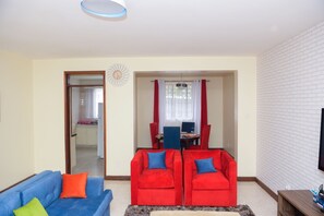 Family dining - Cozy and Furnished 1 Bedroom Apartment (Nairobi)