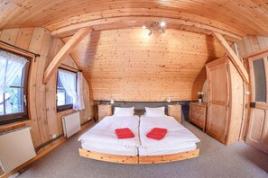 Deluxe Loft, Private Bathroom, Mountain View | Premium bedding, individually decorated, individually furnished - Guest House du Grand Paradis (Champery)