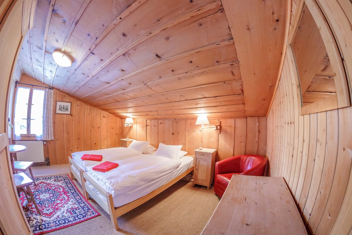 Double or Twin Room, Private Bathroom | Premium bedding, individually decorated, individually furnished