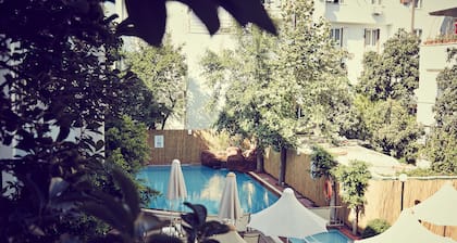 Two Seas Hotel